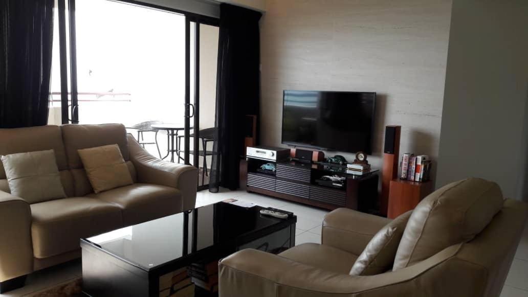 Susie'S Resort Seaview Suites At Sri Sayang Бату-Феррінгі Екстер'єр фото