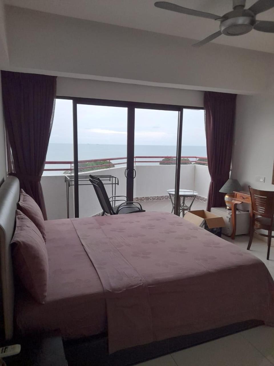 Susie'S Resort Seaview Suites At Sri Sayang Бату-Феррінгі Екстер'єр фото